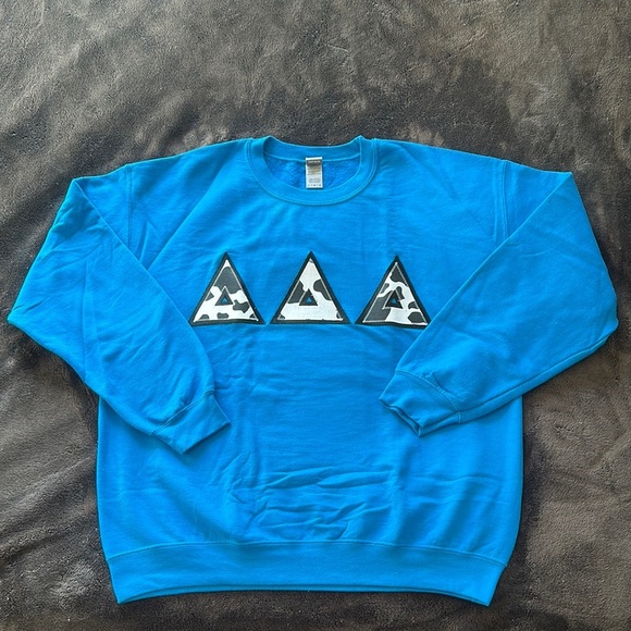 Gildan Sweaters - Tri Delta Sorority Crewneck Sweatshirt - Blue w/ Cow Print Letters - Size Large